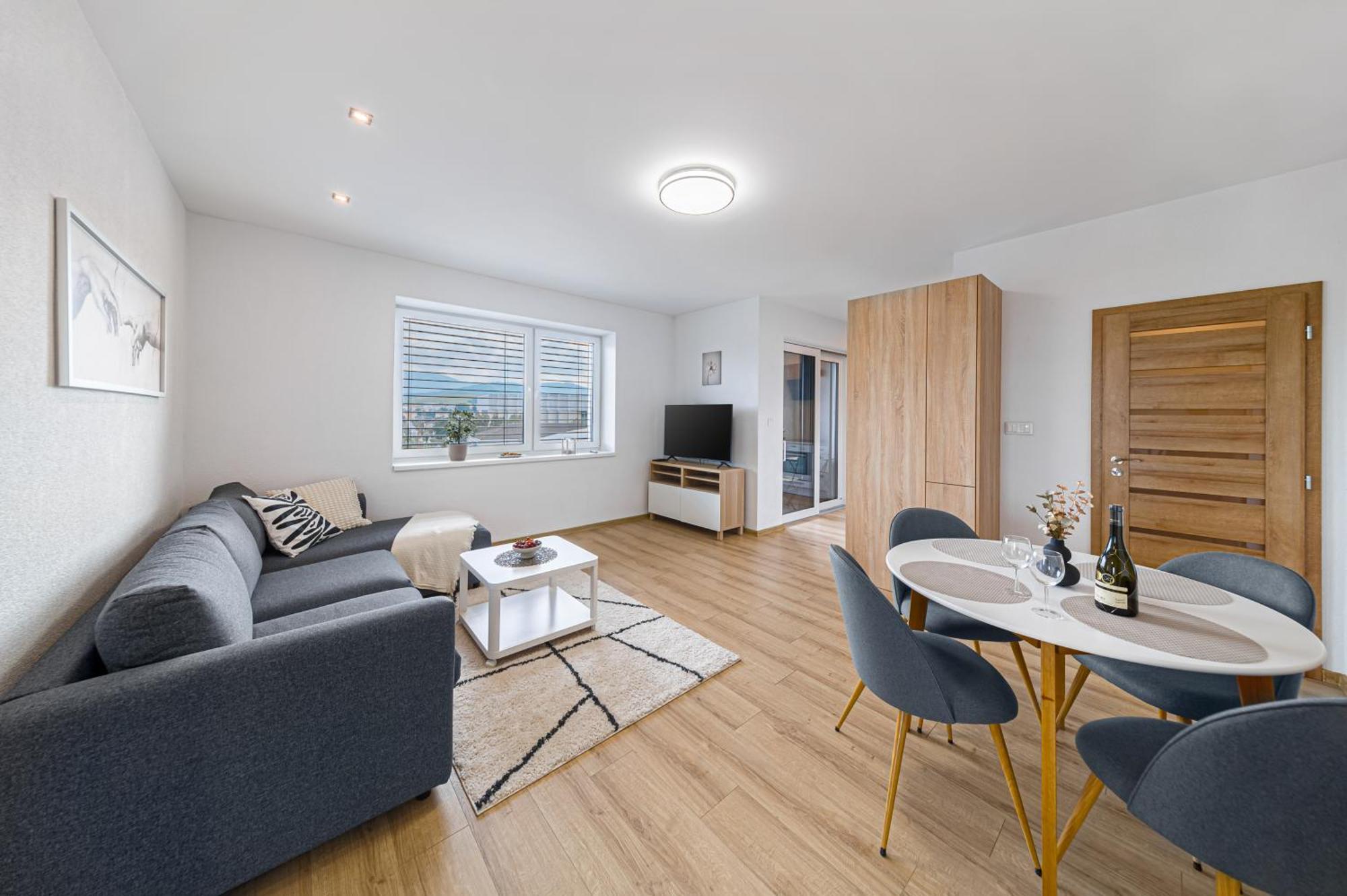 Spišská Nová Ves Tower Apartments Orchid & Amber מראה חיצוני תמונה